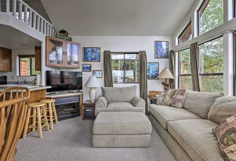 Bright Fairplay Cabin W/ Deck + All Seasons Fun!