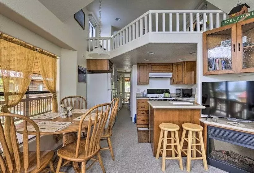 Bright Fairplay Cabin W/ Deck + All Seasons Fun!