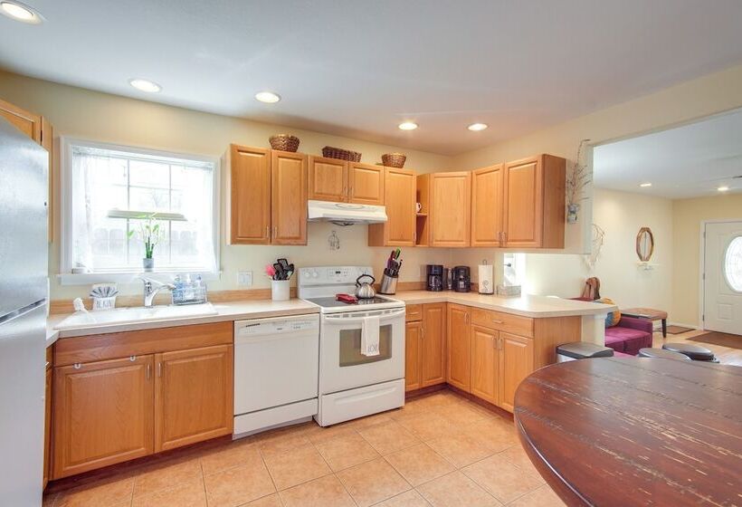 Buena Vista Shambala Sanctuary Near Main St!