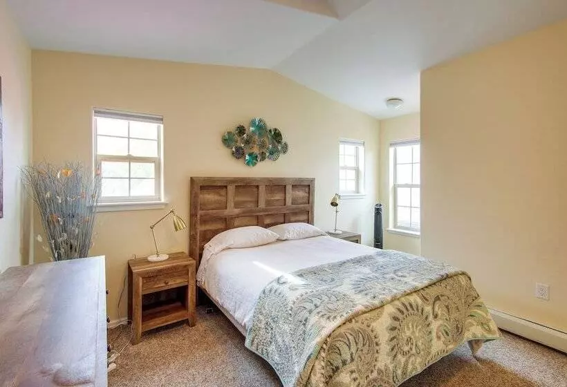 Buena Vista  Shambala  Sanctuary Near Main St!