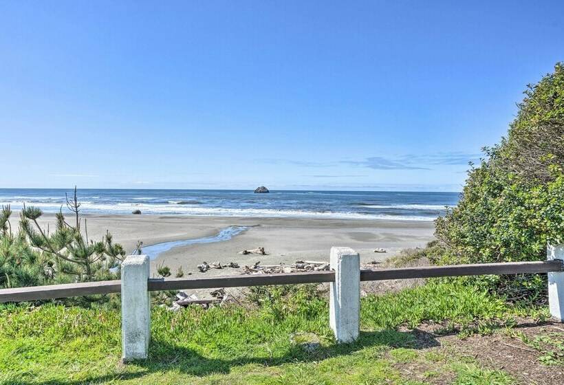 Bungalow W/ Wraparound Deck   8 Mi To Brookings