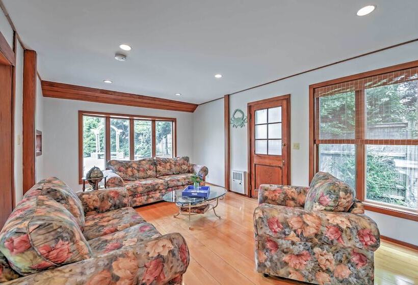 Charming Hyannis Home W/ Deck: Walk To Beach!