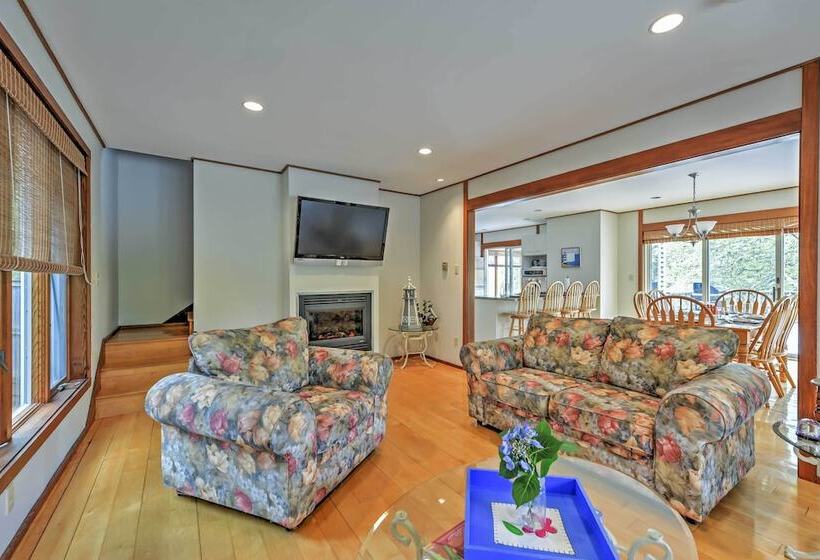 Charming Hyannis Home W/ Deck: Walk To Beach!