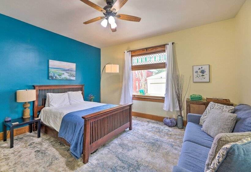 Cincinnati Home W/ Deck & Private Hot Tub!