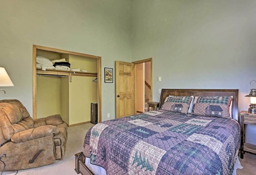 10 Mi To Keystone Resort: Cabin W/ Hot Tub!