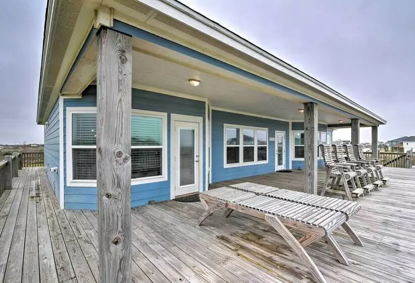 Walk To Beach: Coastal Home In Port Bolivar!