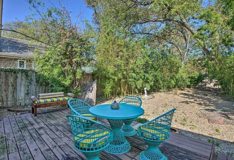 Dallas Couples Retreat: Walk To Lower Greenville!