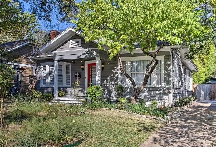 Dallas Couples Retreat: Walk To Lower Greenville!