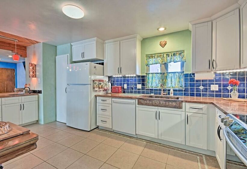 Cozy  Blue Adobe  W/ Steam Room 2 Mi. From Taos!