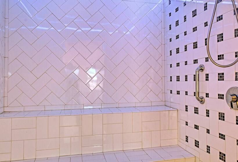 Cozy  Blue Adobe  W/ Steam Room 2 Mi. From Taos!