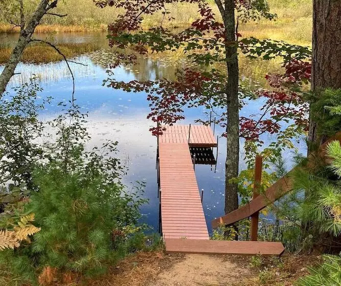 Cozy Eagle River Home W/ Paddleboard & 2 Kayaks!