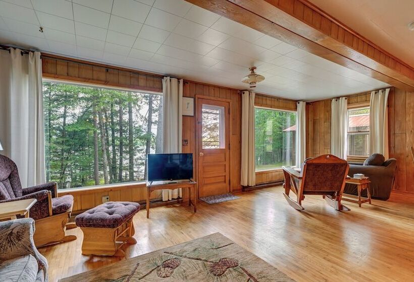 Cozy Echo Lake Cabin Near Snowmobiling Trail!
