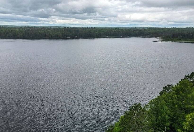 Cozy Echo Lake Cabin Near Snowmobiling Trail!