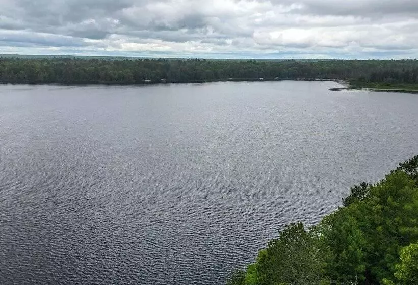Cozy Echo Lake Cabin Near Snowmobiling Trail!