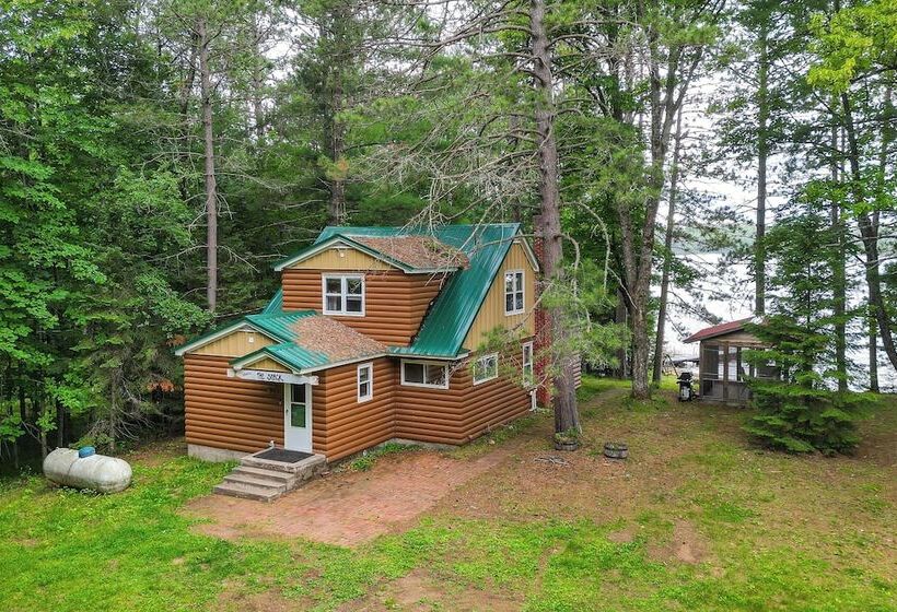 Cozy Echo Lake Cabin Near Snowmobiling Trail!