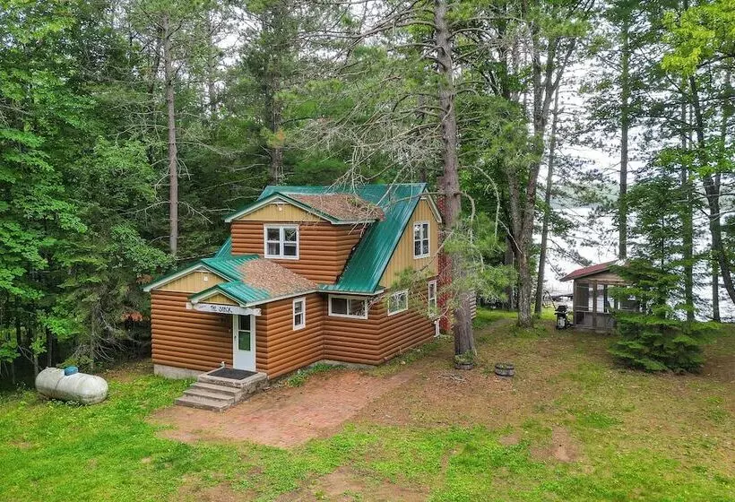 Cozy Echo Lake Cabin Near Snowmobiling Trail!