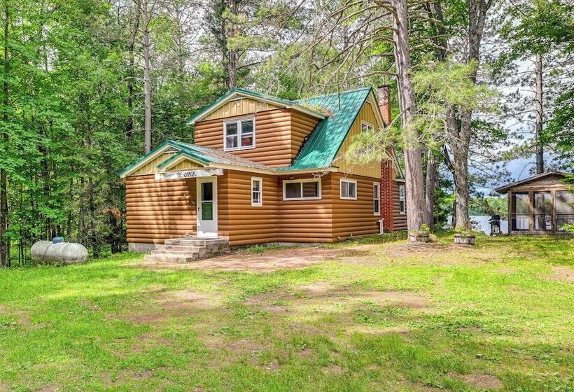Cozy Echo Lake Cabin Near Snowmobiling Trail!