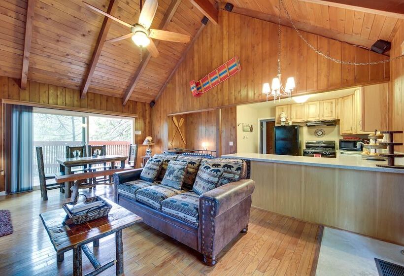Cozy Lake Arrowhead Cabin W/ Hot Tub & Deck!