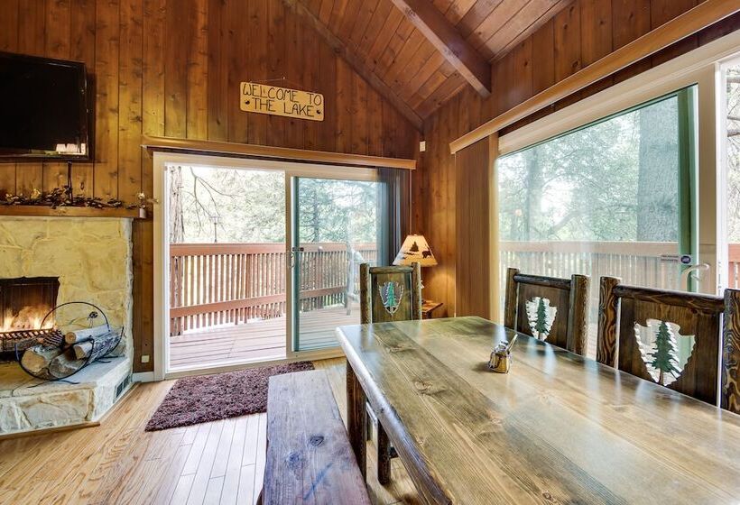 Cozy Lake Arrowhead Cabin W/ Hot Tub & Deck!