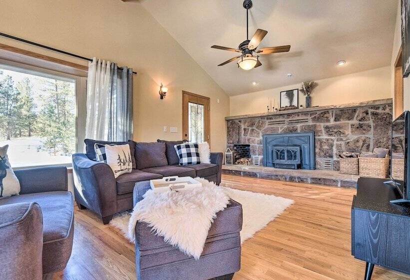 Cozy Mountain Escape: Pet Friendly Bailey Cabin