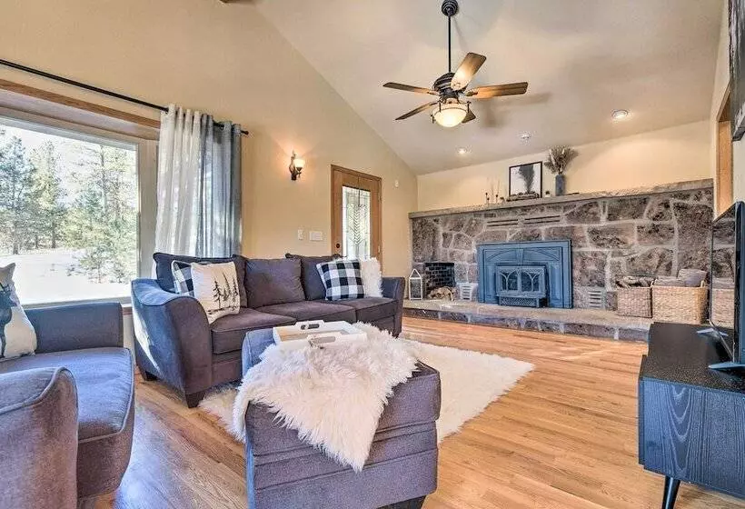 Cozy Mountain Escape: Pet Friendly Bailey Cabin