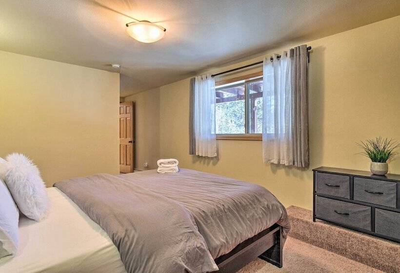 Cozy Mountain Escape: Pet Friendly Bailey Cabin