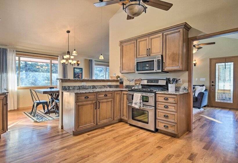 Cozy Mountain Escape: Pet Friendly Bailey Cabin