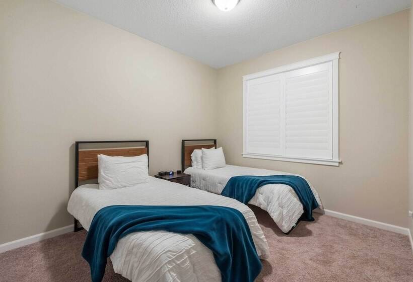 Elegant Escape: Tour Willamette Wine Country!