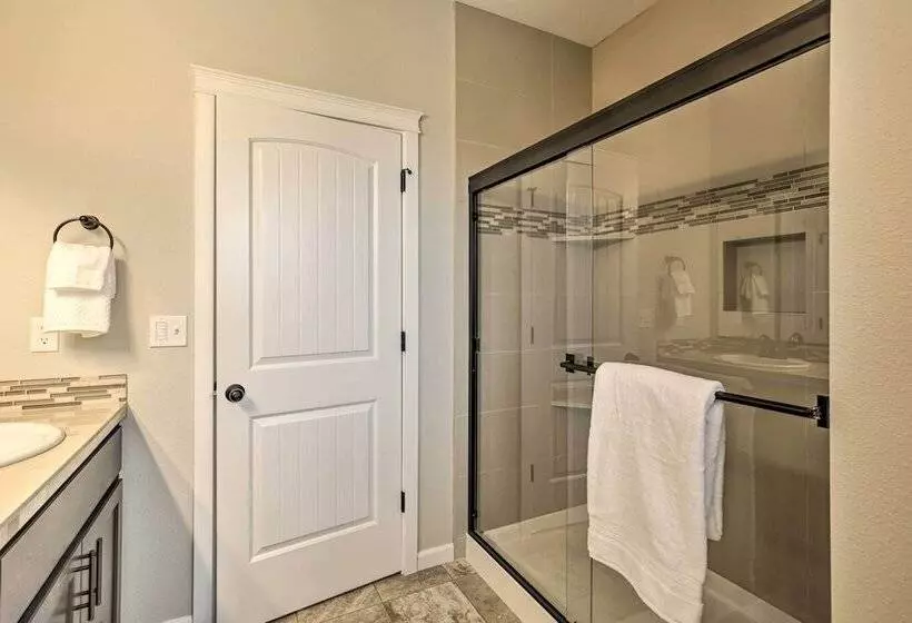 Elegant Escape: Tour Willamette Wine Country!