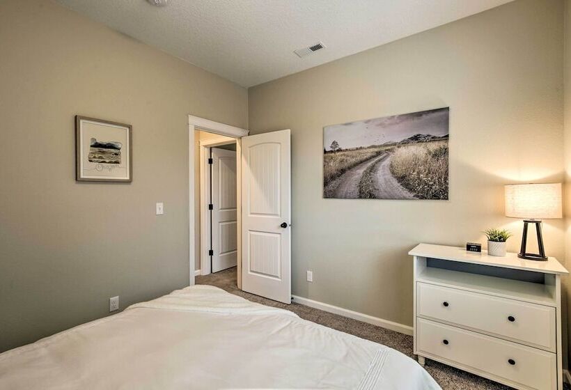 Elegant Escape: Tour Willamette Wine Country!