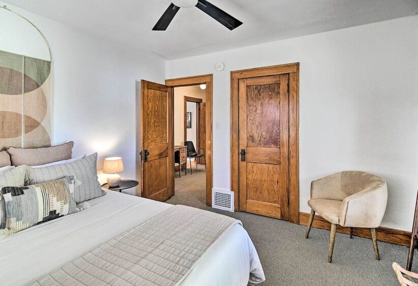 Family Friendly Des Moines Retreat W/ Patio!