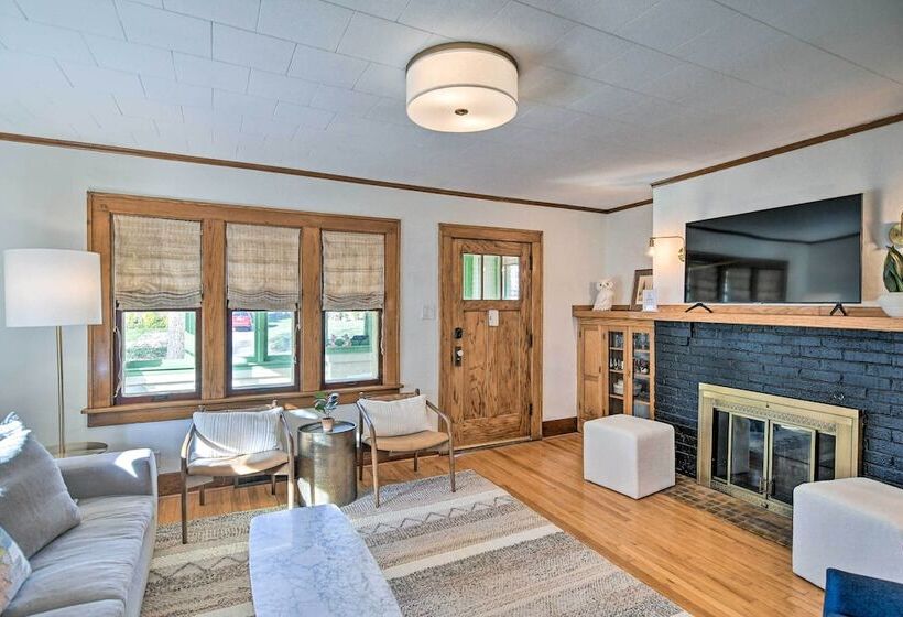 Family Friendly Des Moines Retreat W/ Patio!