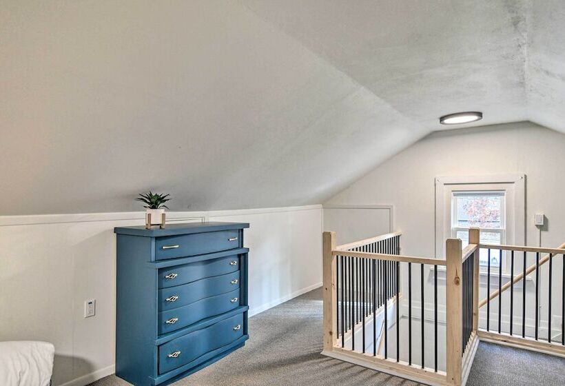 Family Friendly Des Moines Retreat W/ Patio!