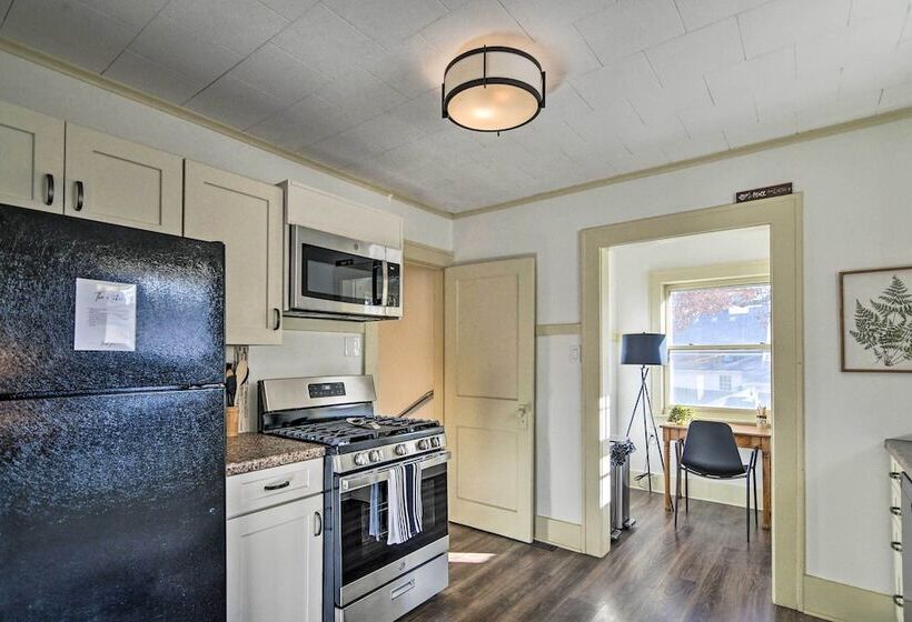 Family Friendly Des Moines Retreat W/ Patio!