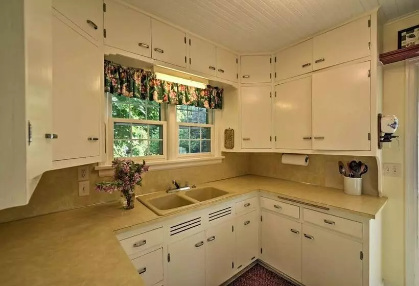 Family Friendly Fish Creek  Cape House  W/ Deck!