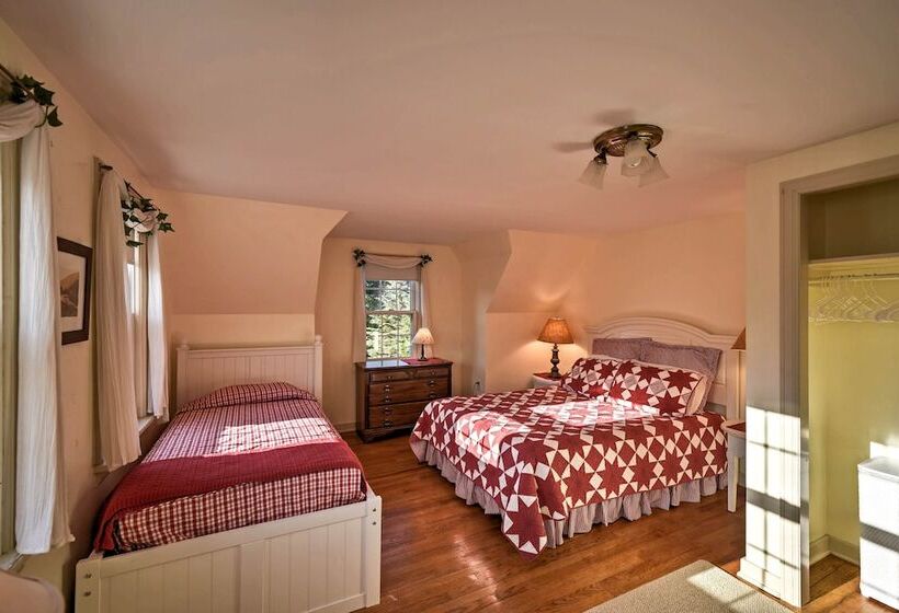 Family Friendly Fish Creek  Cape House  W/ Deck!