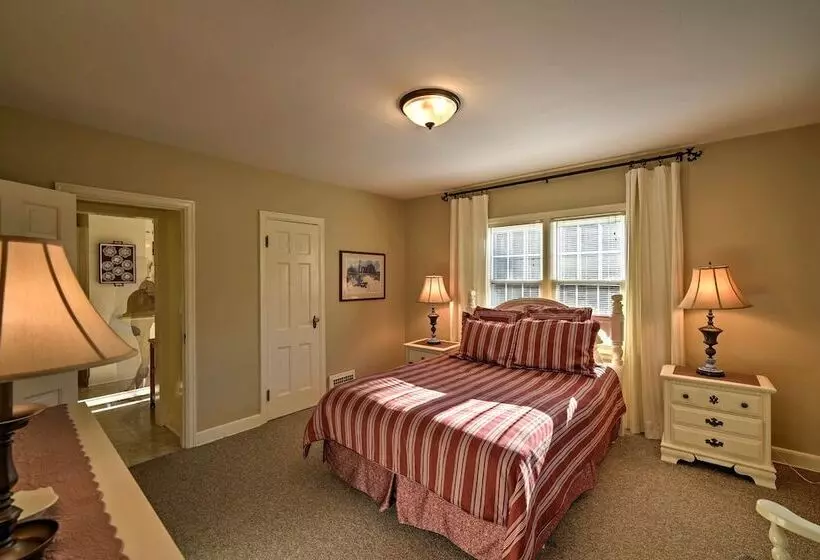 Family Friendly Fish Creek  Cape House  W/ Deck!