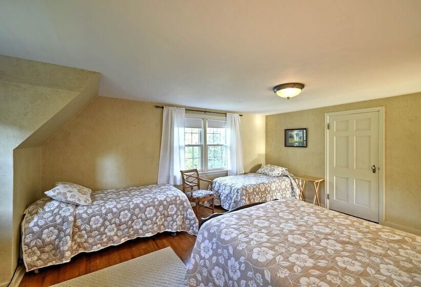 Family Friendly Fish Creek  Cape House  W/ Deck!