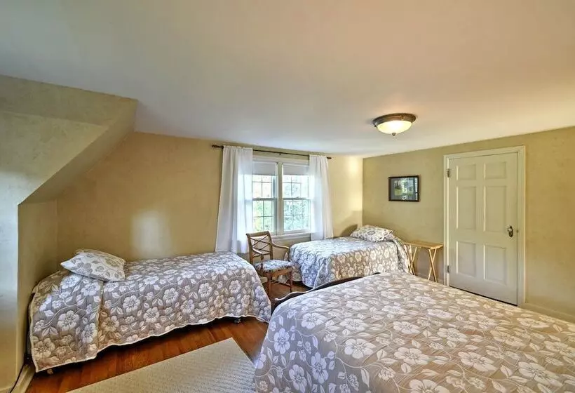 Family Friendly Fish Creek  Cape House  W/ Deck!