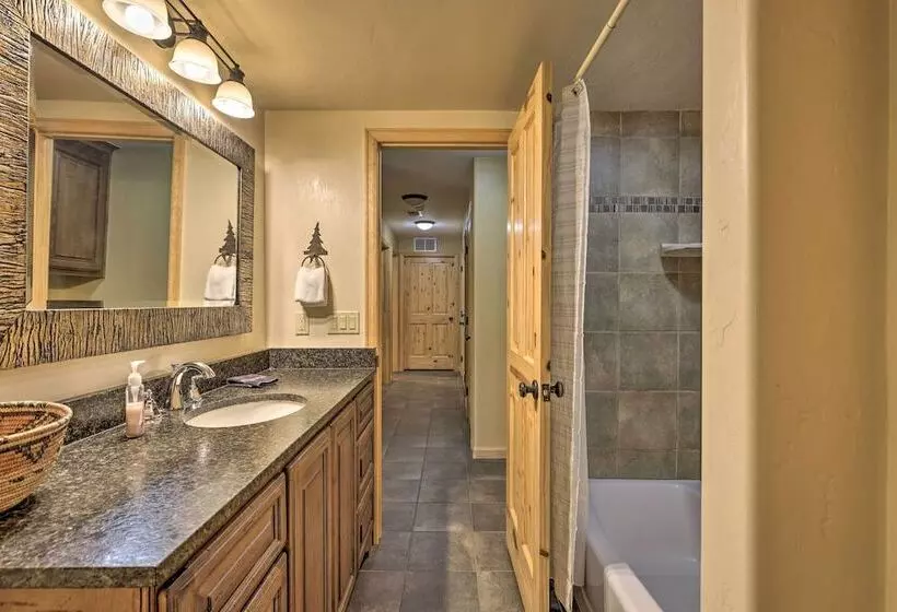 1 Mi To Grand Lake: Family Friendly Gem W/ Hot Tub