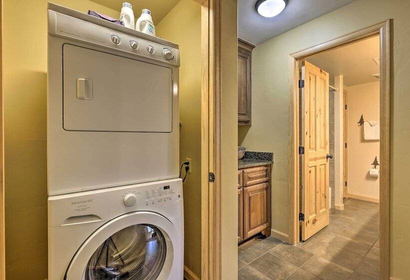 1 Mi To Grand Lake: Family Friendly Gem W/ Hot Tub