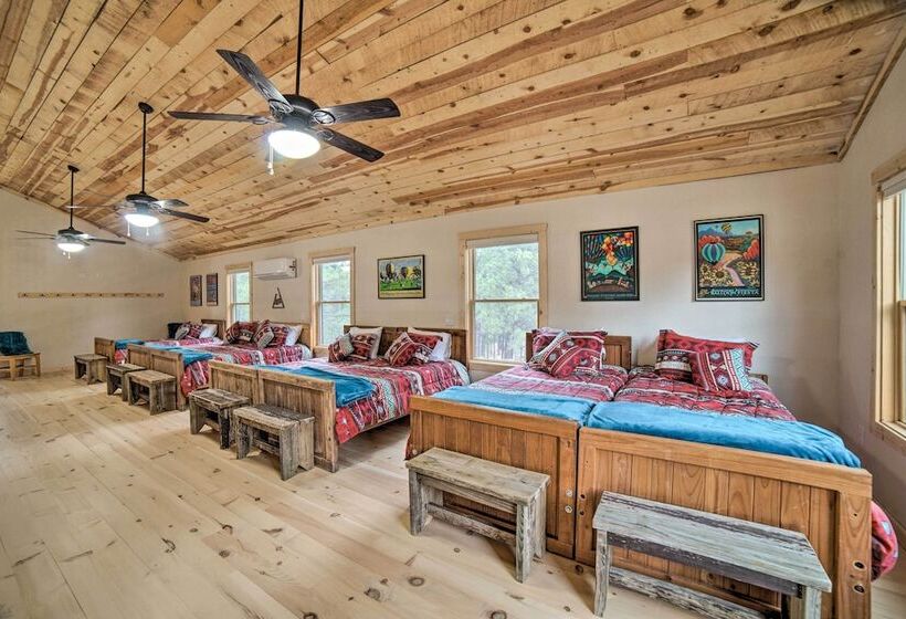 Family Home W/ Fire Pit & Grill ~ 1 Mi To Slopes!