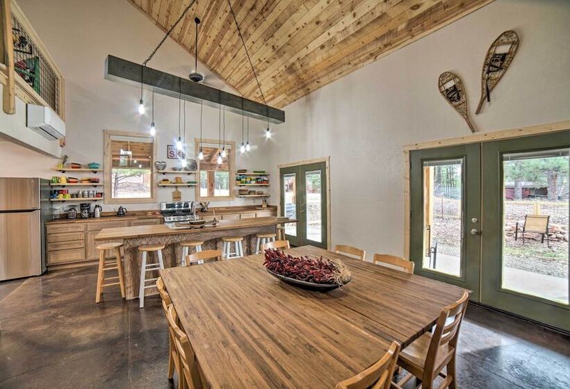 Family Home W/ Fire Pit & Grill ~ 1 Mi To Slopes!