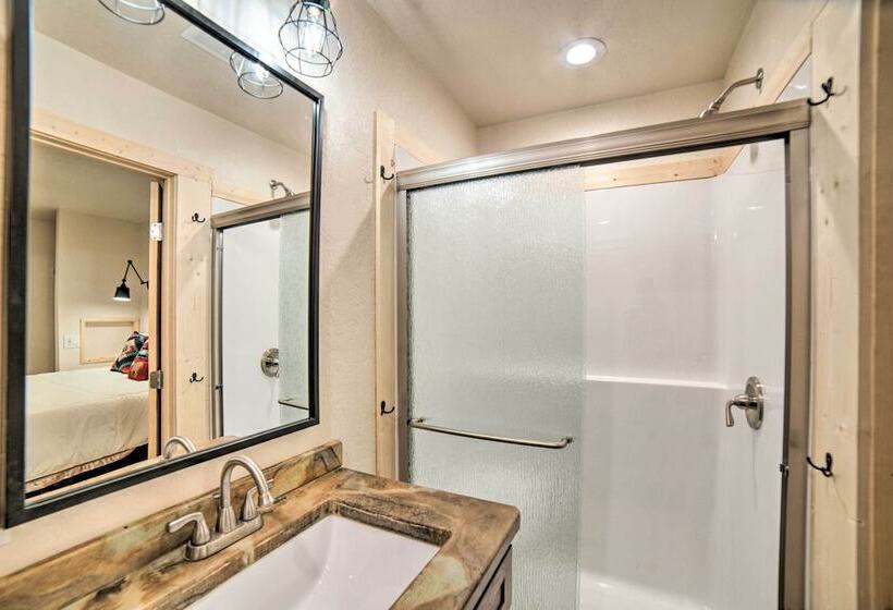 Family Home W/ Fire Pit & Grill ~ 1 Mi To Slopes!