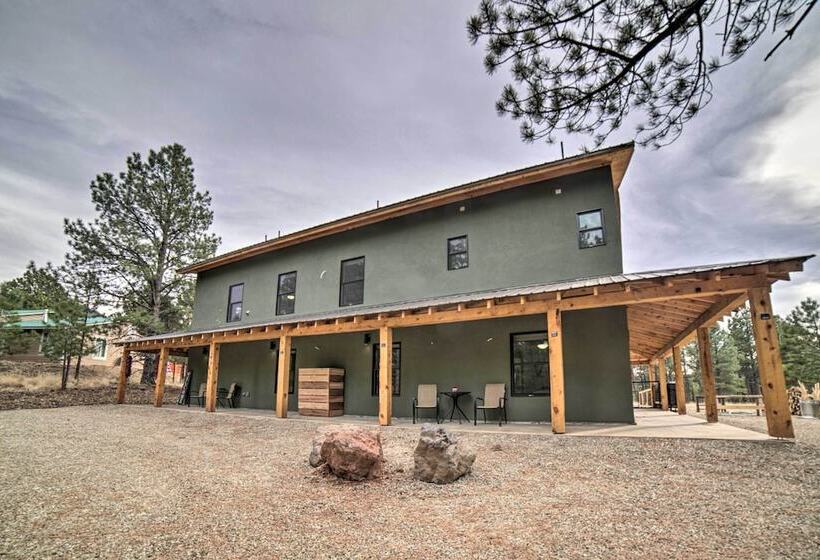 Family Home W/ Fire Pit & Grill ~ 1 Mi To Slopes!