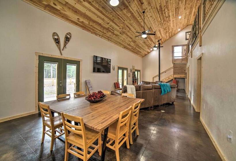 Family Home W/ Fire Pit & Grill ~ 1 Mi To Slopes!