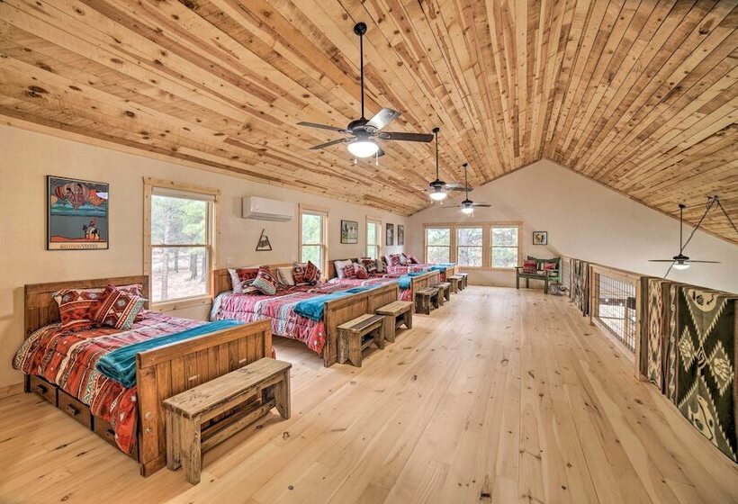 Family Home W/ Fire Pit & Grill ~ 1 Mi To Slopes!