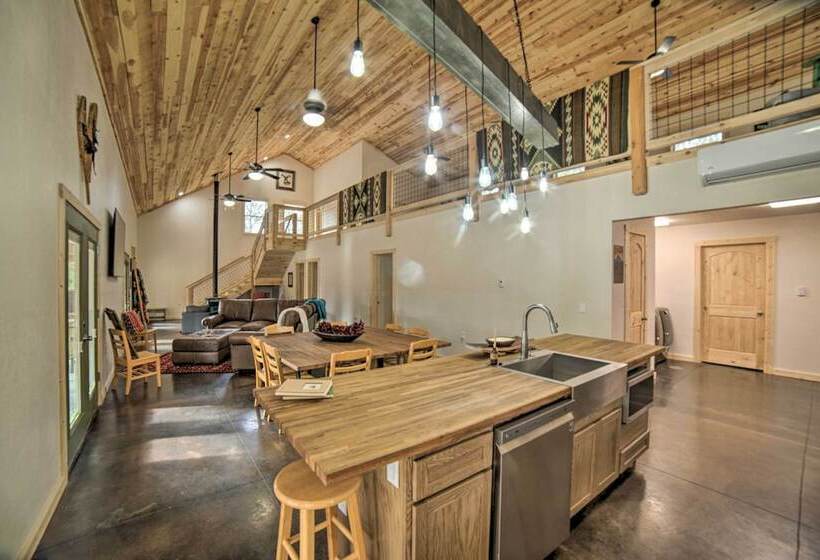 Family Home W/ Fire Pit & Grill ~ 1 Mi To Slopes!