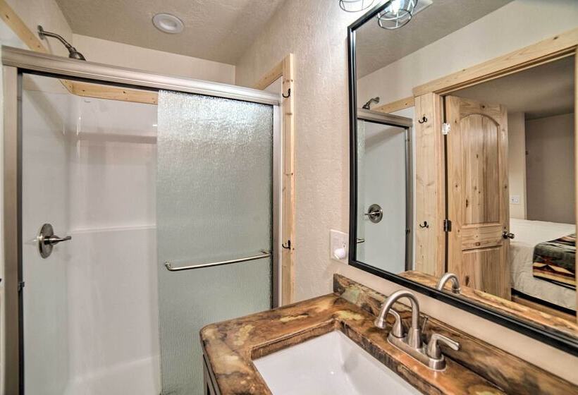 Family Home W/ Fire Pit & Grill ~ 1 Mi To Slopes!