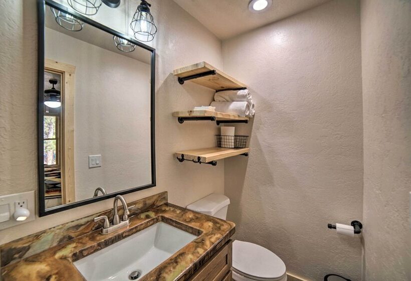 Family Home W/ Fire Pit & Grill ~ 1 Mi To Slopes!